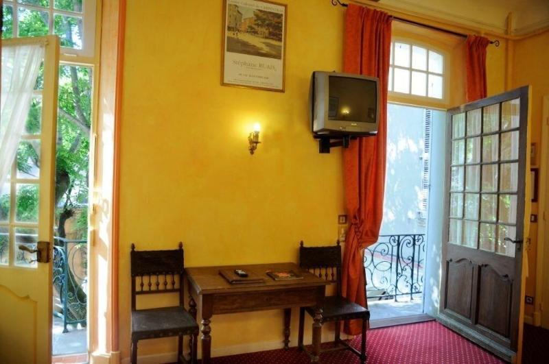 Hotel Du Fiacre Carpentras Bagian luar foto