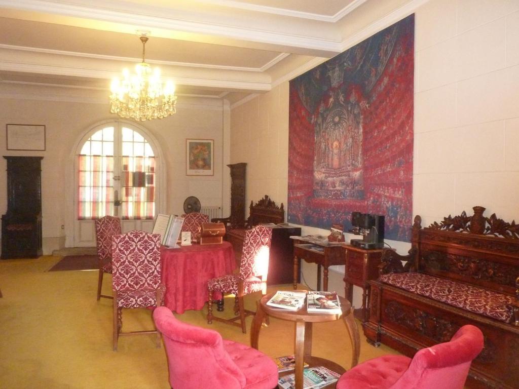 Hotel Du Fiacre Carpentras Bagian luar foto