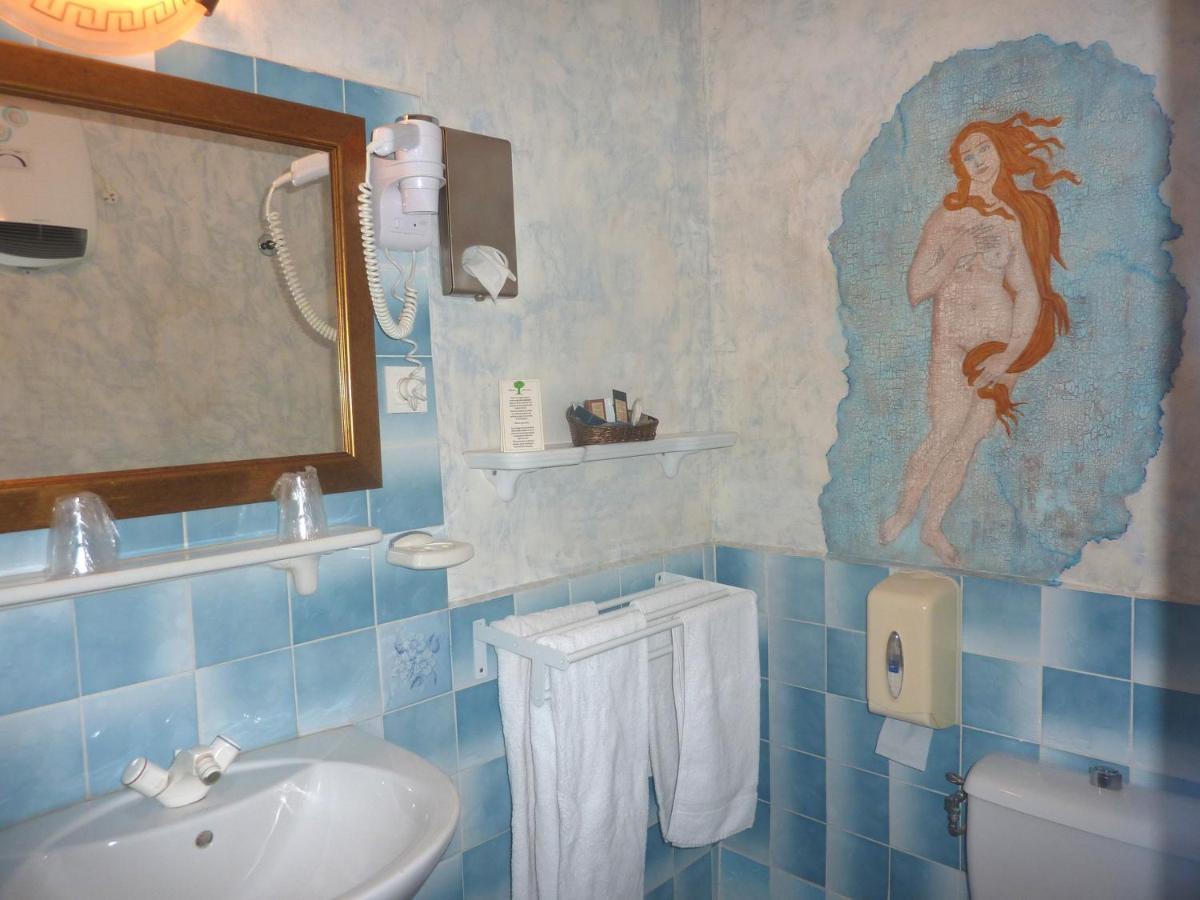 Hotel Du Fiacre Carpentras Ruang foto