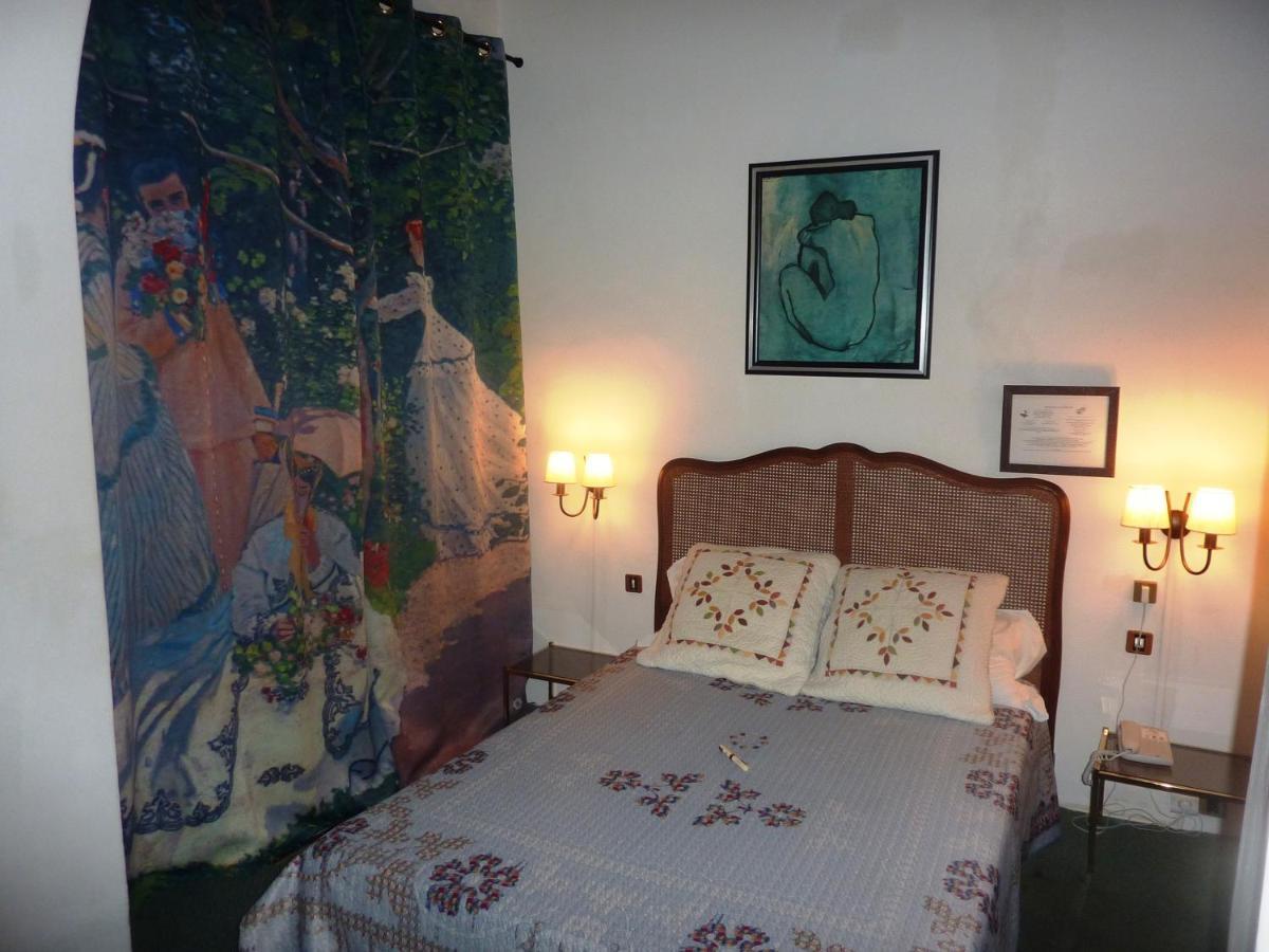 Hotel Du Fiacre Carpentras Ruang foto