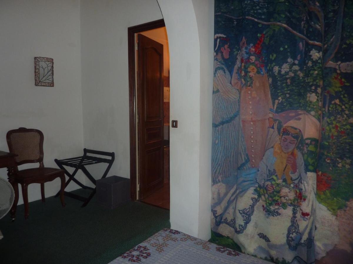 Hotel Du Fiacre Carpentras Ruang foto