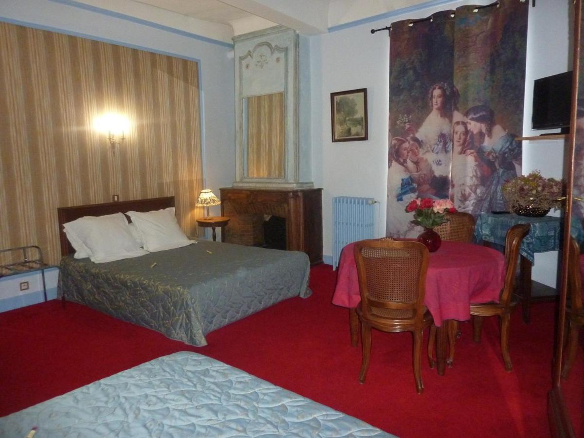 Hotel Du Fiacre Carpentras Bagian luar foto