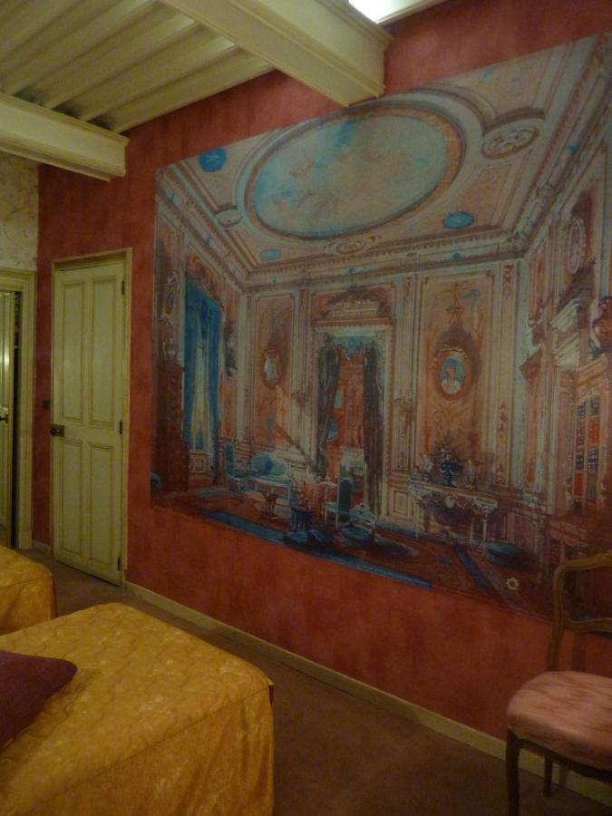 Hotel Du Fiacre Carpentras Ruang foto